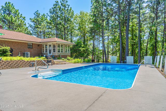118 Lancashire Lane, Seven Lakes, NC 27376