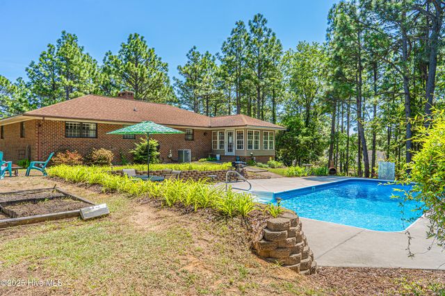 118 Lancashire Lane, Seven Lakes, NC 27376