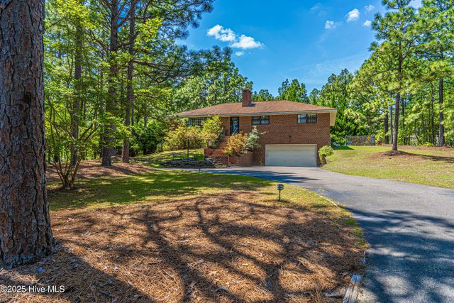 118 Lancashire Lane, Seven Lakes, NC 27376
