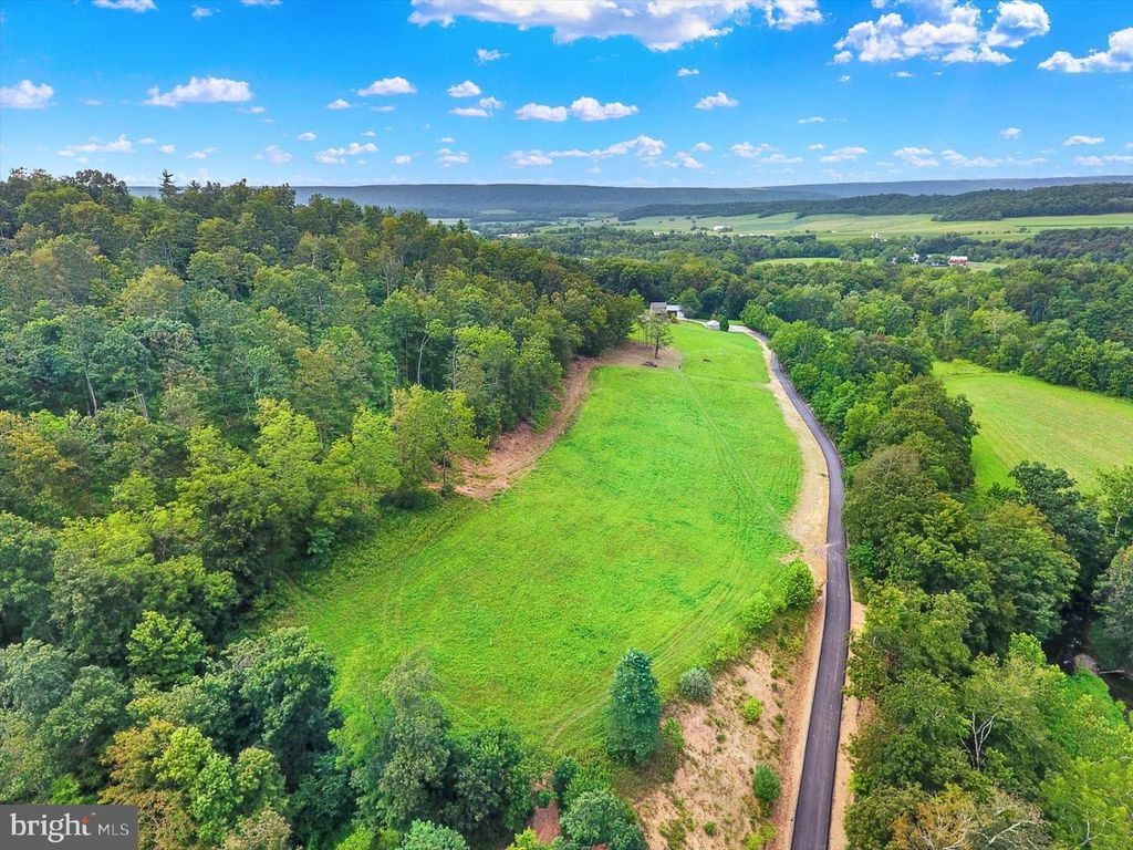 1323 COUCHTOWN RD, Loysville, PA 17047