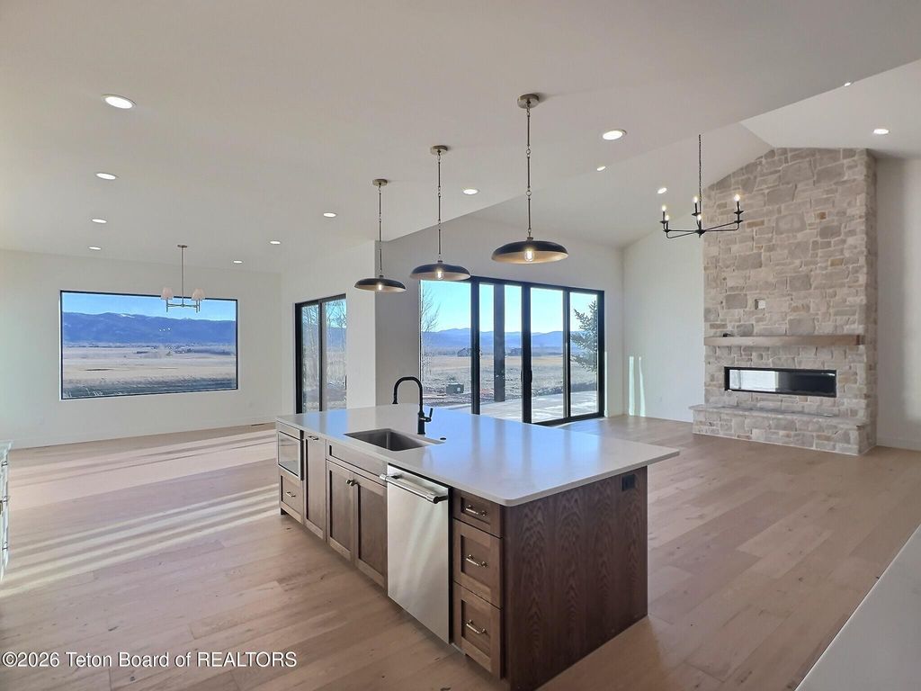 371 DESERT FOX Lane, Victor, ID 83455 photo 10