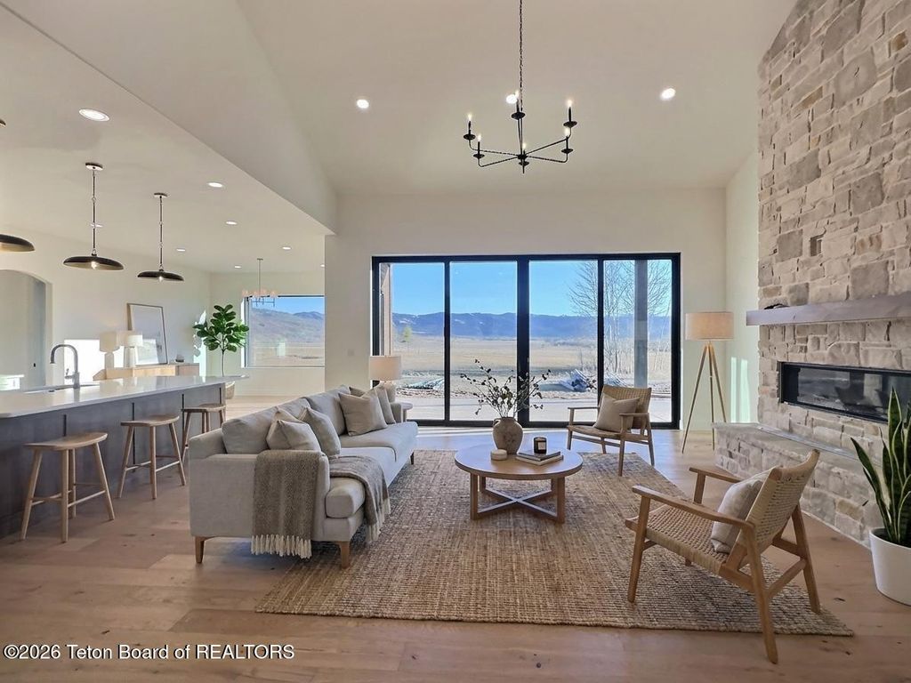 371 DESERT FOX Lane, Victor, ID 83455 photo 4