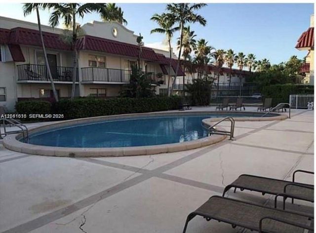 6715 N Kendall Drive 707, Pinecrest, FL 33156