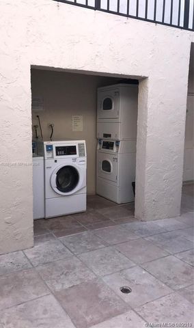6715 N Kendall Drive 707, Pinecrest, FL 33156