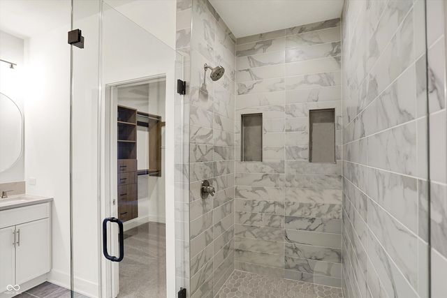 527 E North Street, Indianapolis, IN 46204