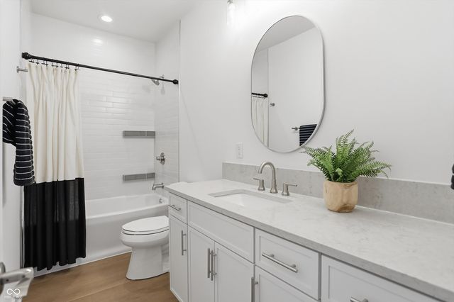 527 E North Street, Indianapolis, IN 46204