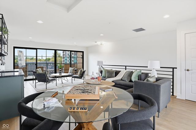 527 E North Street, Indianapolis, IN 46204