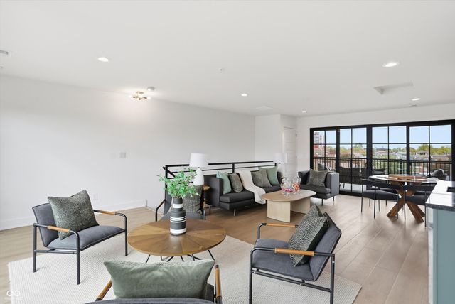 527 E North Street, Indianapolis, IN 46204