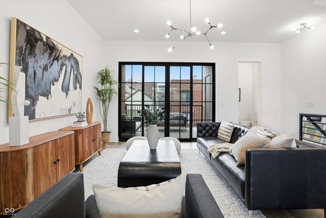 527 E North Street, Indianapolis, IN 46204