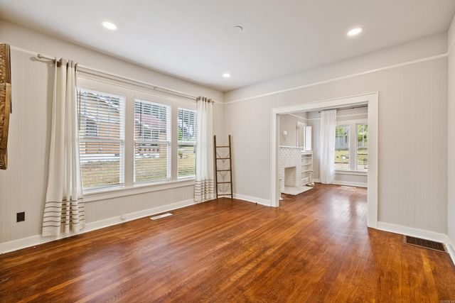 225 E Conway Street, Benton, AR 72015