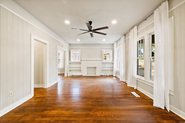 225 E Conway Street, Benton, AR 72015