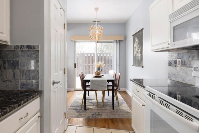 4990 Village Mews, Westerville, OH 43081