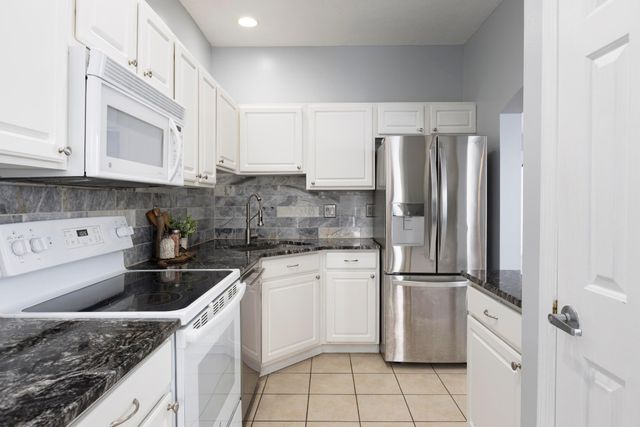 4990 Village Mews, Westerville, OH 43081