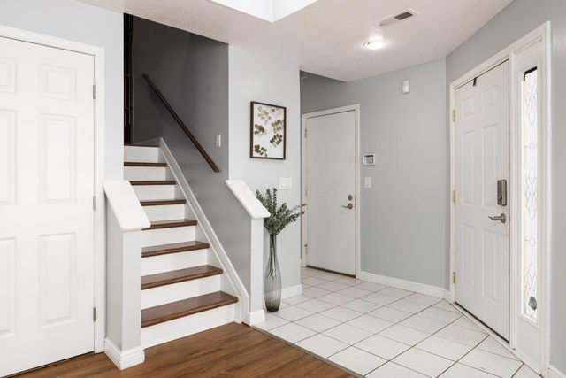 4990 Village Mews, Westerville, OH 43081