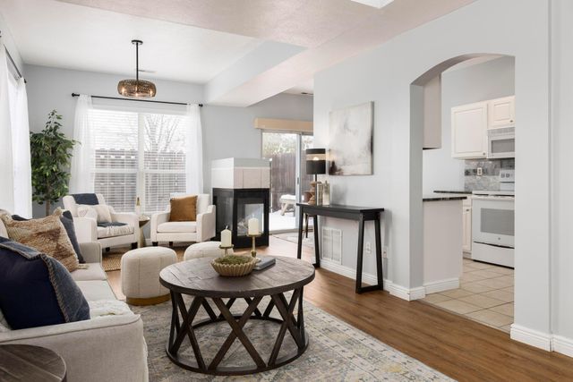 4990 Village Mews, Westerville, OH 43081