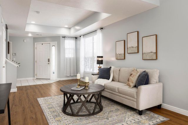 4990 Village Mews, Westerville, OH 43081