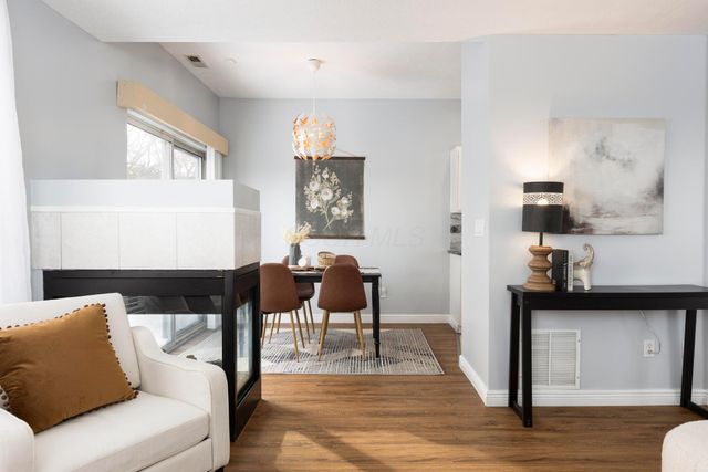 4990 Village Mews, Westerville, OH 43081