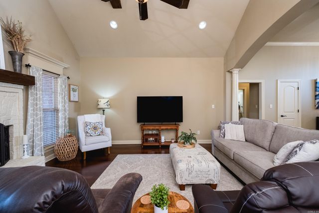 26 Epernay Cir, Little Rock, AR 72223