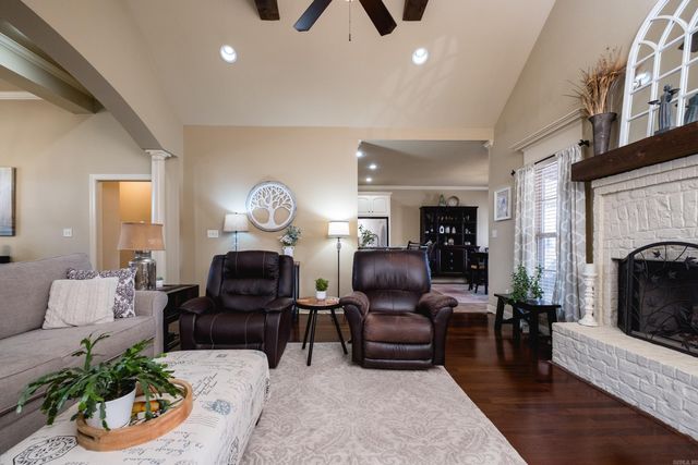 26 Epernay Cir, Little Rock, AR 72223