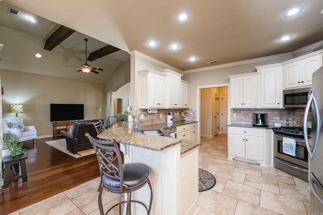 26 Epernay Cir, Little Rock, AR 72223