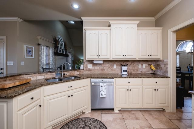 26 Epernay Cir, Little Rock, AR 72223