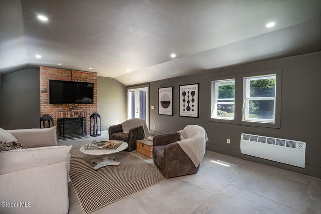 8 North Park Street, White Creek, NY 12816