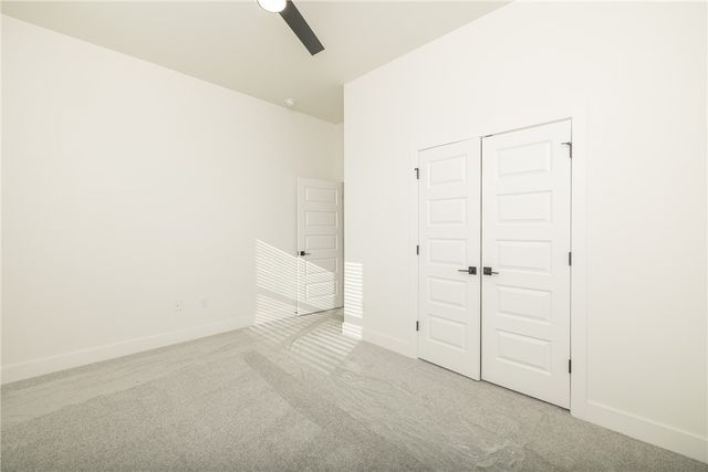 2946 N Old Wire Road, Fayetteville, AR 72703