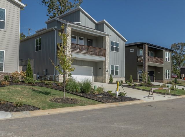 2946 N Old Wire Road, Fayetteville, AR 72703