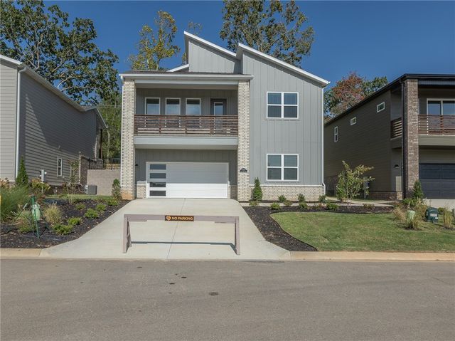 2946 N Old Wire Road, Fayetteville, AR 72703