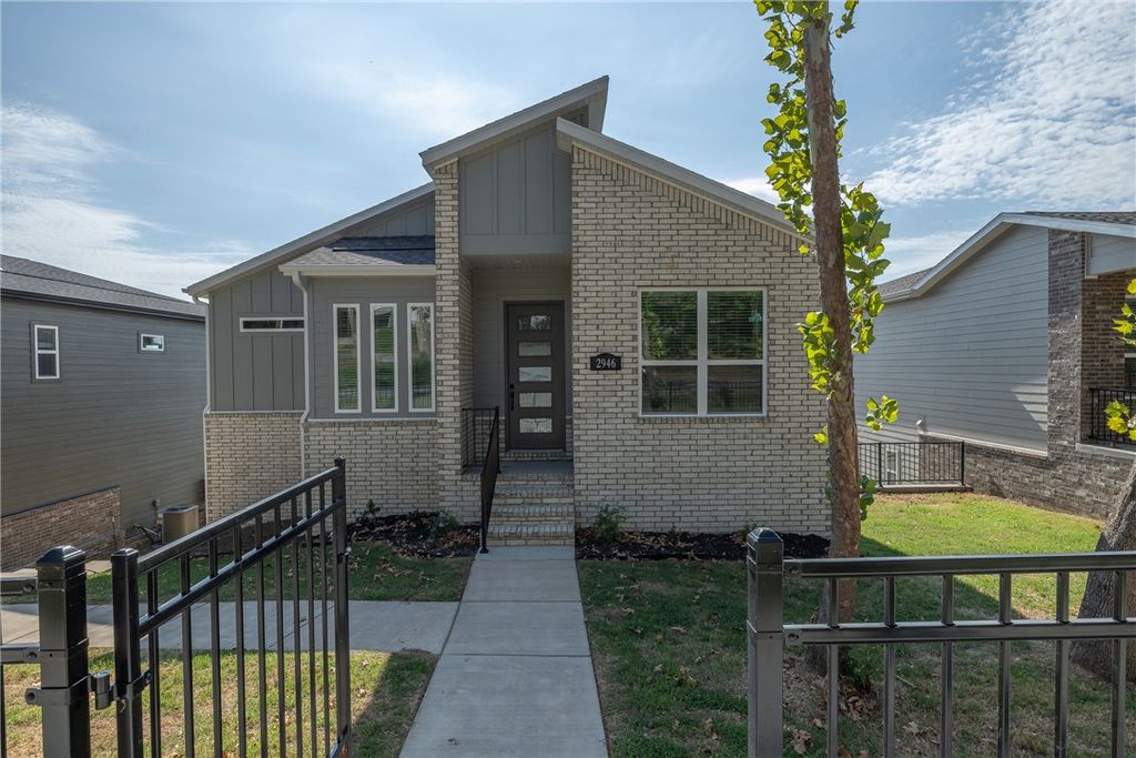 2946 N Old Wire Road, Fayetteville, AR 72703