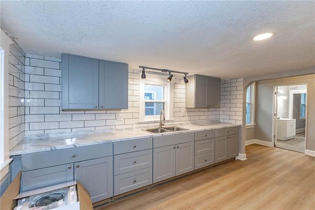 5809 Saint John Avenue, Kansas City, MO 64123