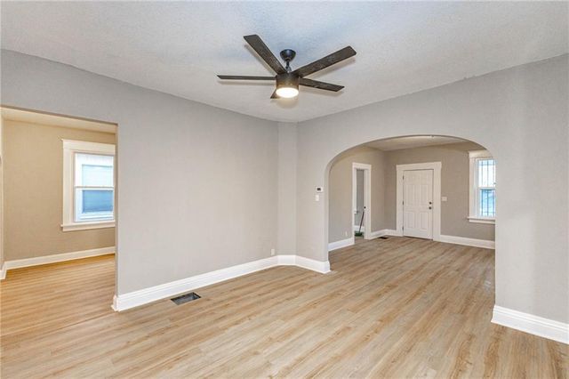 5809 Saint John Avenue, Kansas City, MO 64123