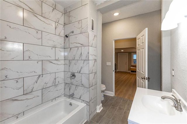 5809 Saint John Avenue, Kansas City, MO 64123