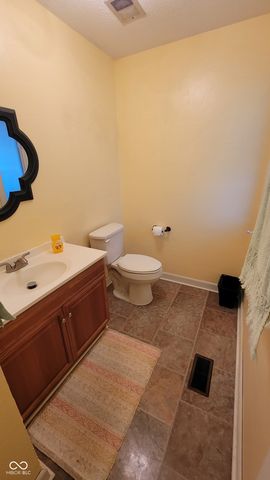 5175 Vantage Point Road 31, Avon, IN 46123