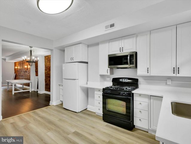 3009 MCELDERRY ST, Baltimore, MD 21205