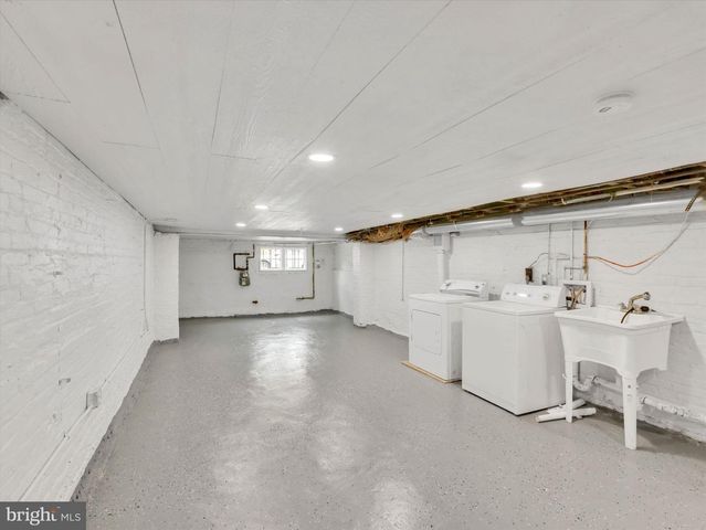 3009 MCELDERRY ST, Baltimore, MD 21205