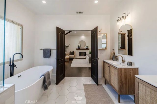 202 N Irena Avenue B, Redondo Beach, CA 90277