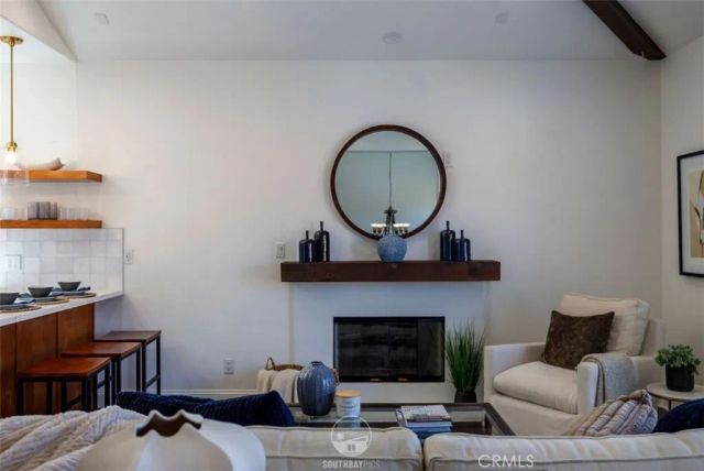 202 N Irena Avenue B, Redondo Beach, CA 90277