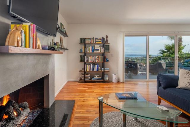 4922 Randall St, San Diego, CA 92109