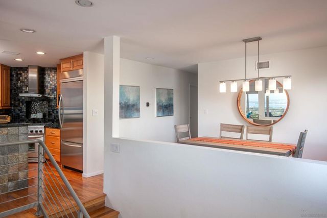 4922 Randall St, San Diego, CA 92109