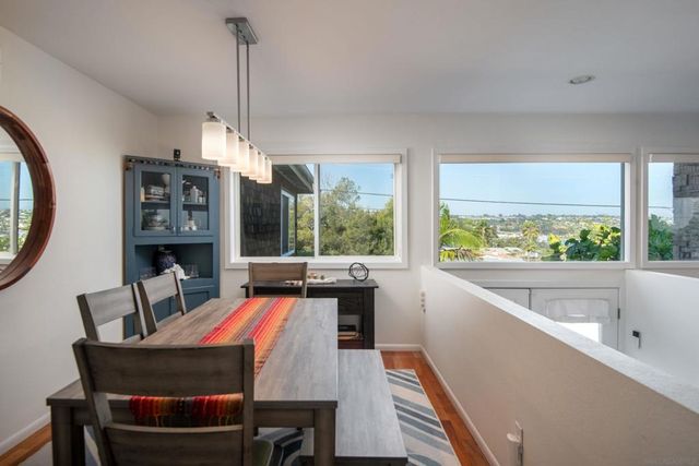 4922 Randall St, San Diego, CA 92109