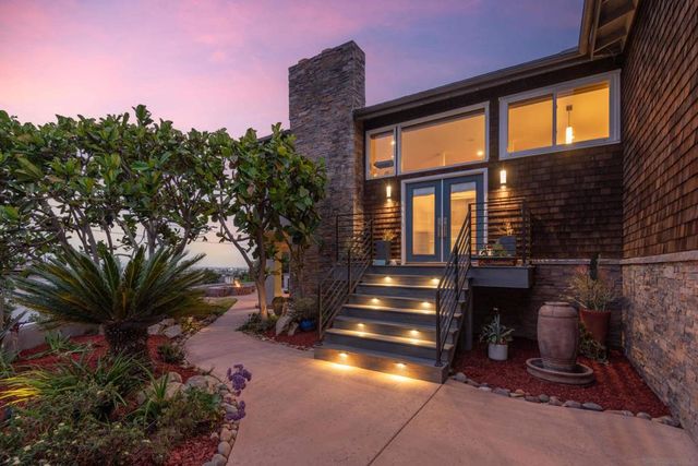 4922 Randall St, San Diego, CA 92109