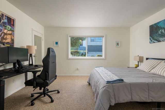4922 Randall St, San Diego, CA 92109