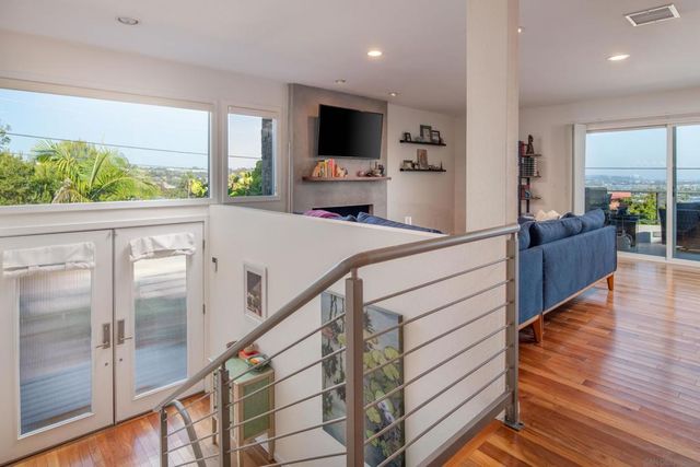 4922 Randall St, San Diego, CA 92109