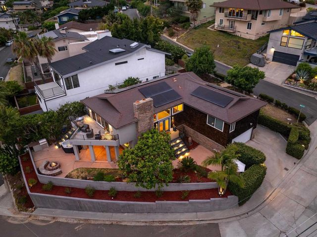 4922 Randall St, San Diego, CA 92109