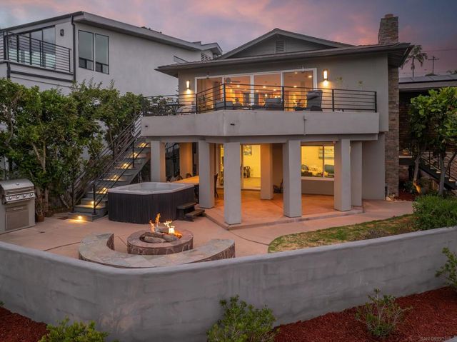 4922 Randall St, San Diego, CA 92109