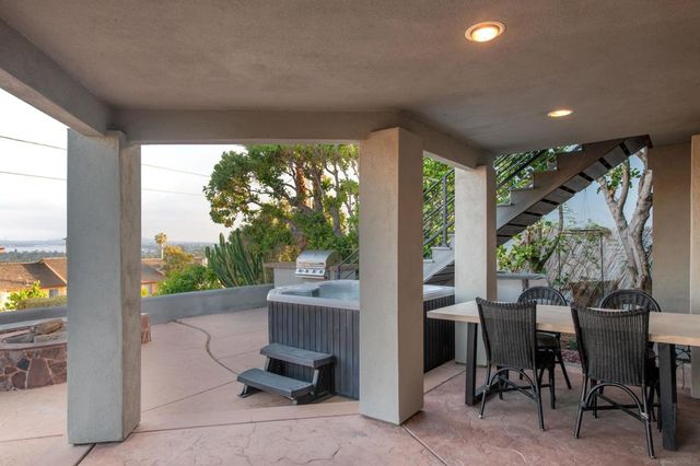 4922 Randall St, San Diego, CA 92109