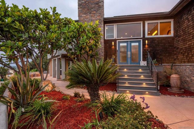 4922 Randall St, San Diego, CA 92109