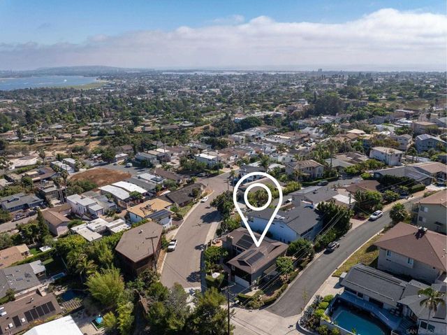 4922 Randall St, San Diego, CA 92109