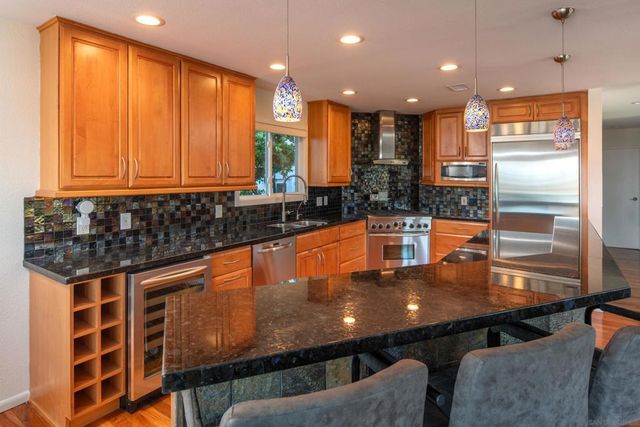 4922 Randall St, San Diego, CA 92109